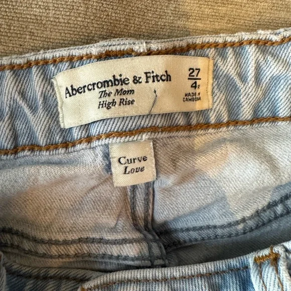 Abercrombie & Fitch The Mom High Rise Curve Love Jeans Size 27 Light Wash - Picture 7 of 10